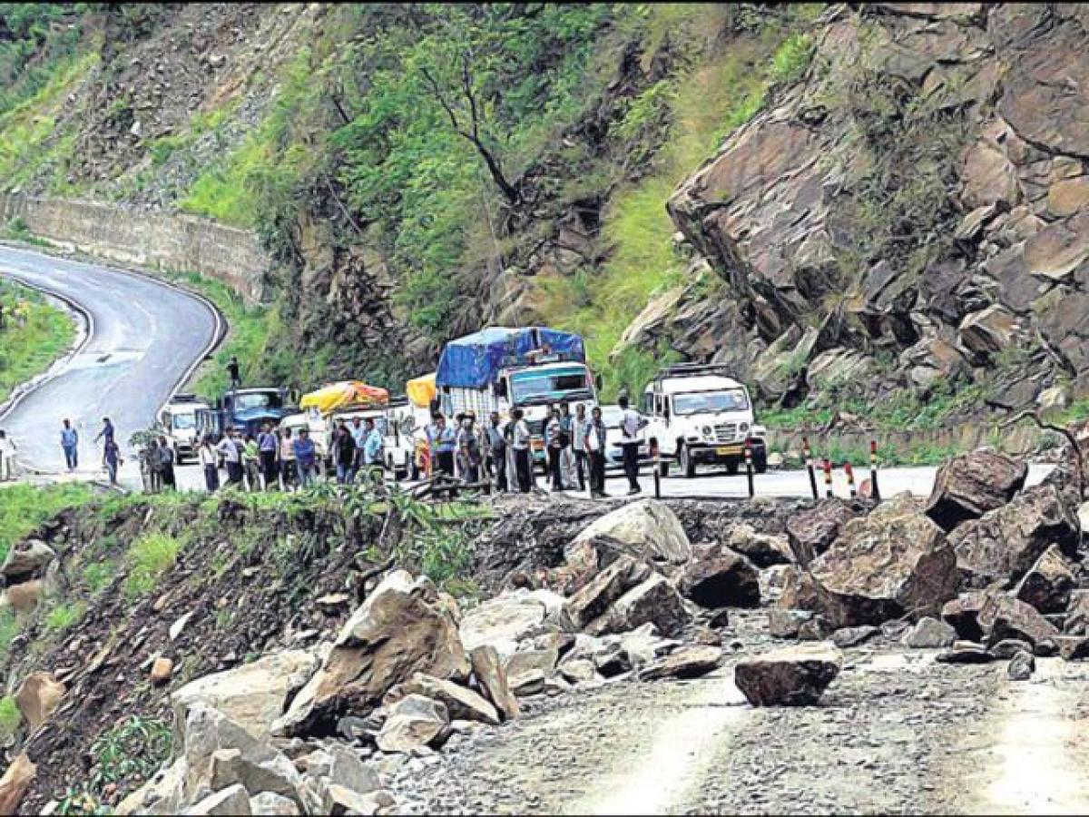 Landslides block roads to Chaar Dhaam yatra